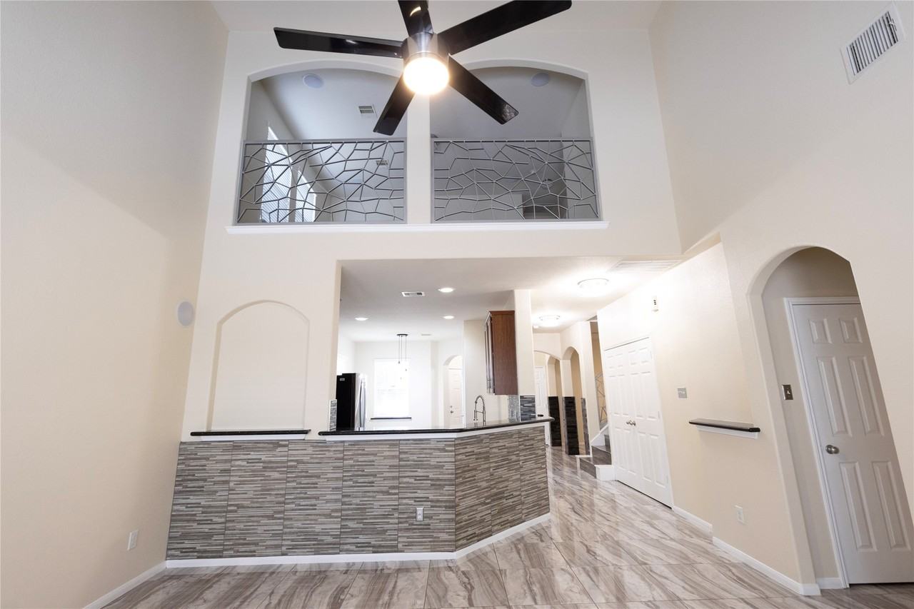 6442 Wilshire Lks #6442 - Photo 6 of 40