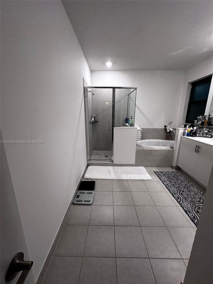 12961 Southwest 230th Street #12961 - Photo 5 of 39