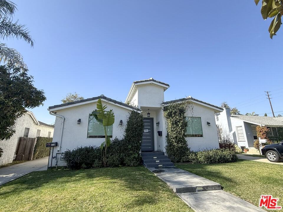 2119 Kelton Avenue #2119 - Photo 4 of 7