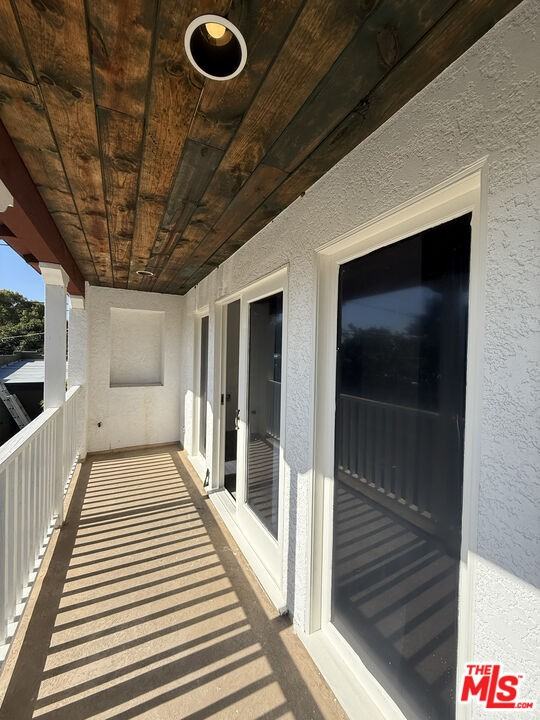 2119 Kelton Avenue #2119 - Photo 5 of 7