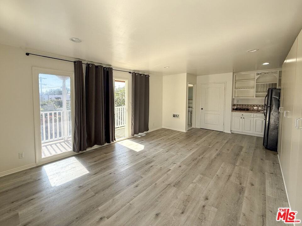 2119 Kelton Avenue #2119 - Photo 6 of 7