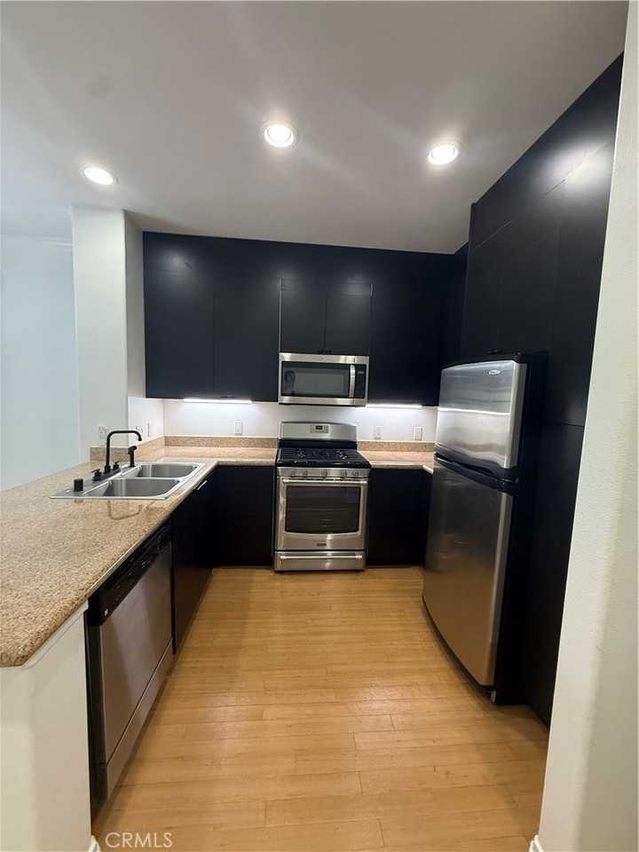 2457 Watermarke Pl #2457 - Photo 5 of 13