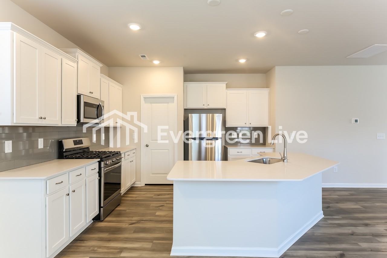 302 Willow Wynter Ln - Photo 7 of 15