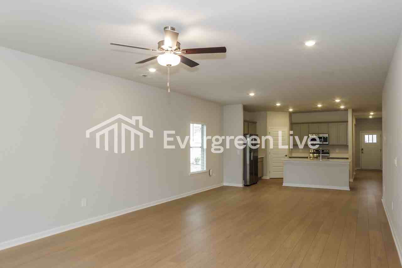 16670 Maggie Ct - Photo 2 of 15