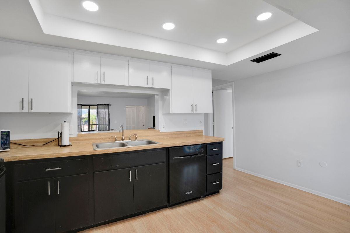 2415 Bayshore Gardens Parkway ##8 - Photo 2 of 32