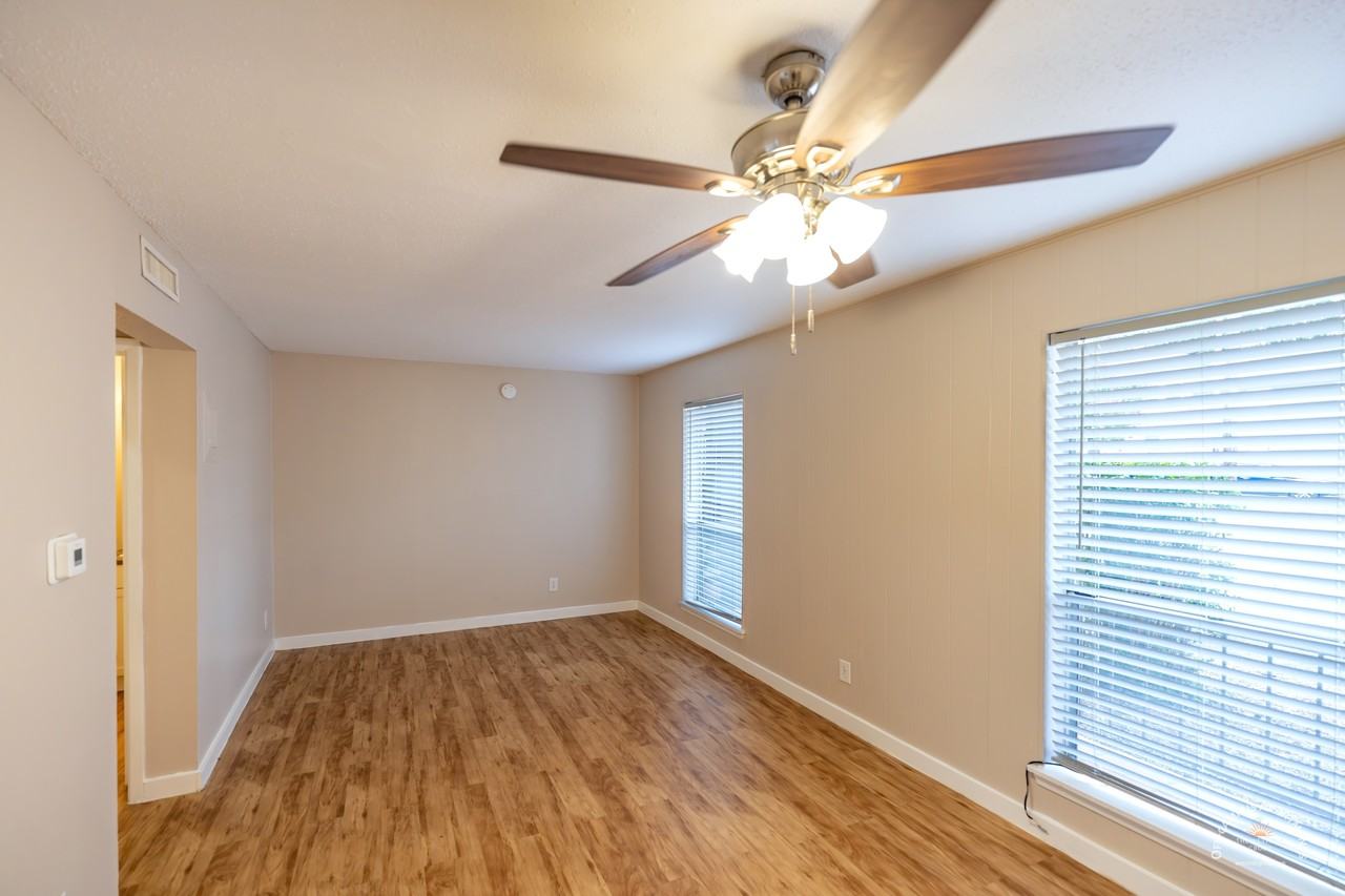 Barranca Square Apartments - Photo 6 of 21