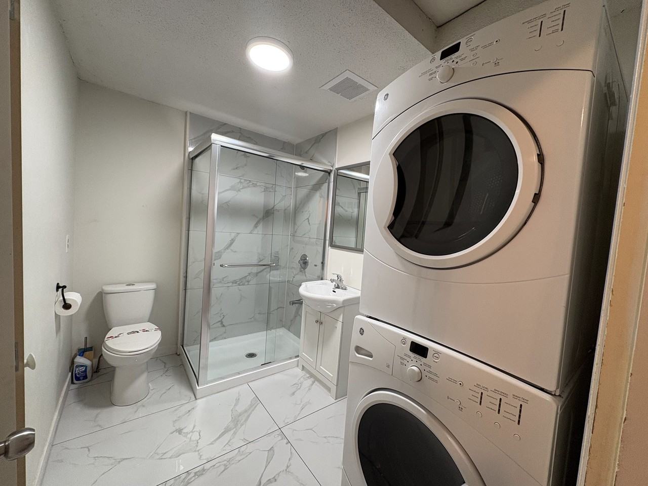 7863 119 Street - Photo 6 of 26