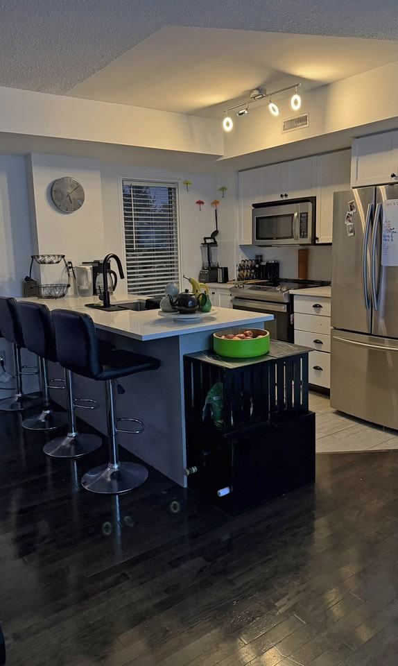 Lansdowne Ave & Davenport Rd #231 - Photo 5 of 12