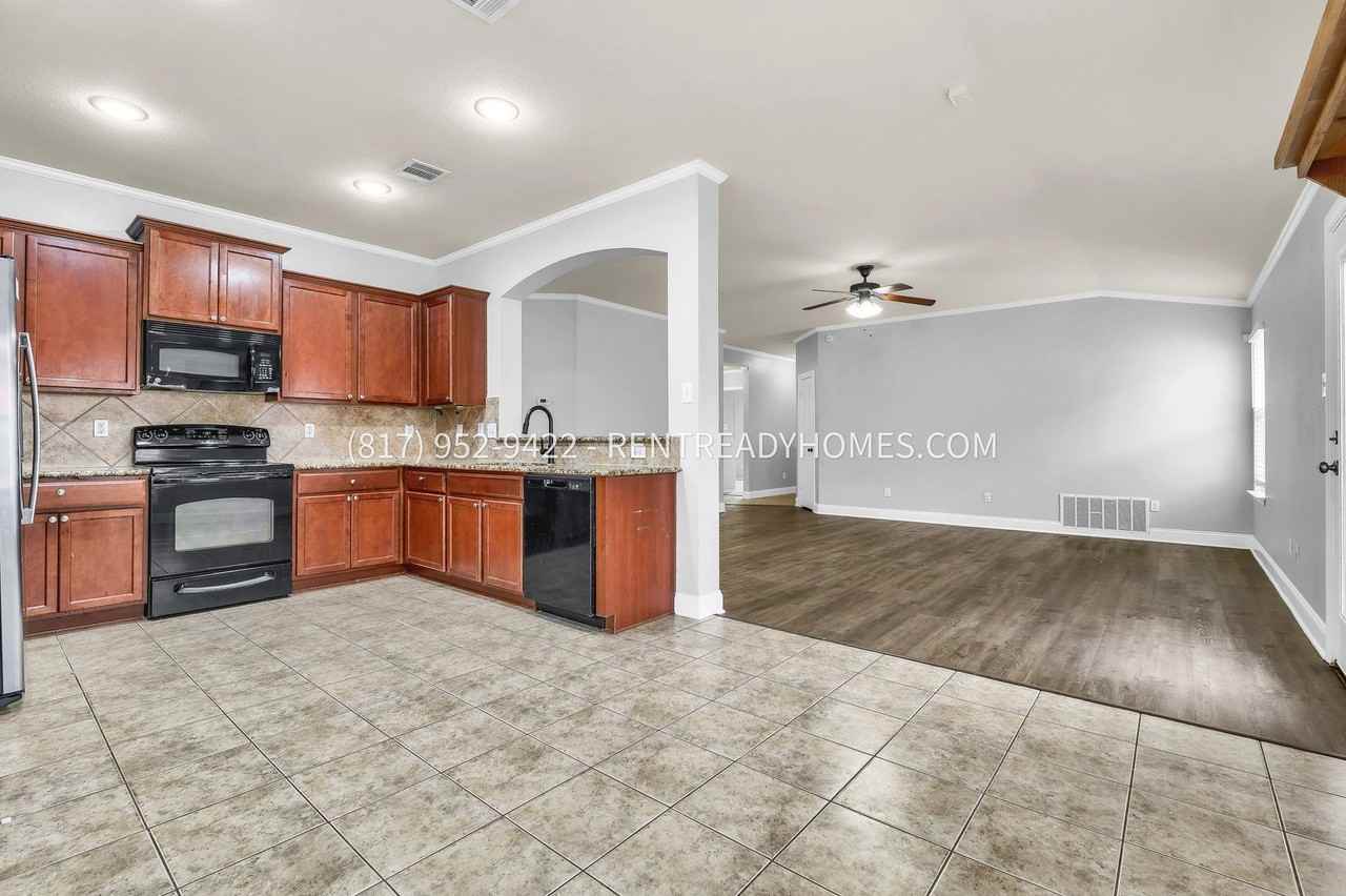 10025 Ironhorse Trail - Photo 4 of 17