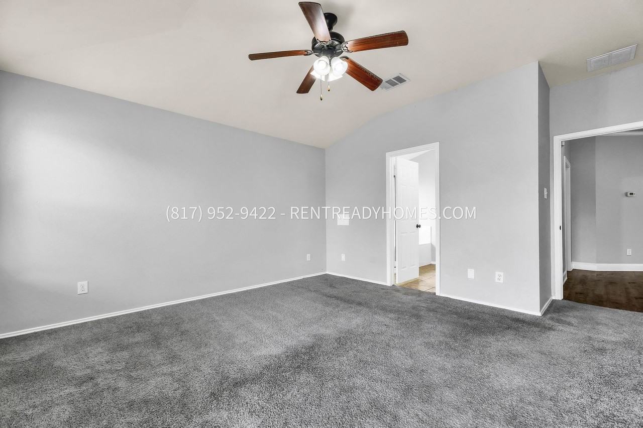 10025 Ironhorse Trail - Photo 6 of 17