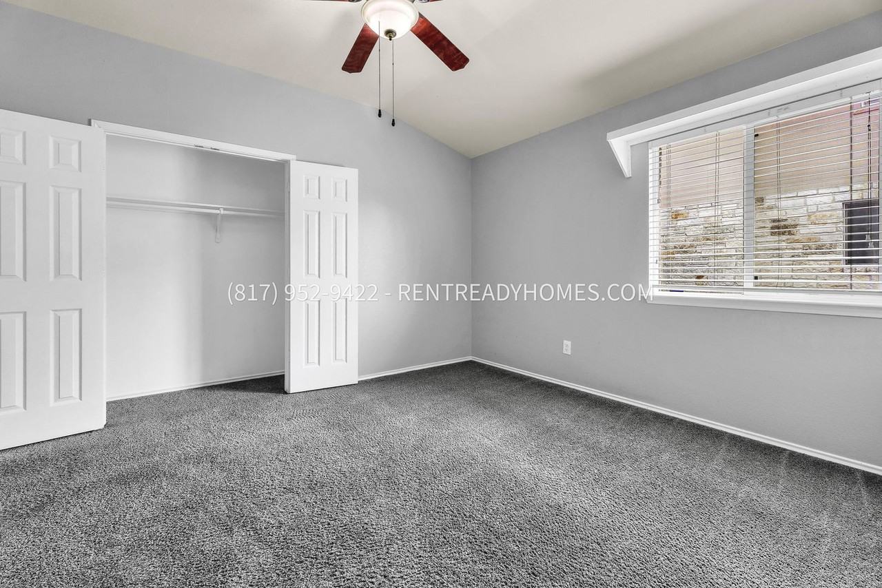 10025 Ironhorse Trail - Photo 7 of 17