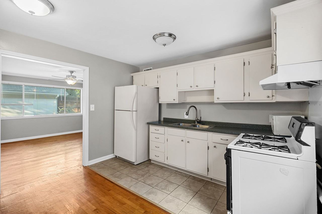 N Peachtree St #6 - Photo 7 of 24