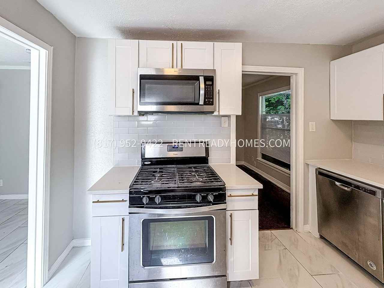 1514 Fordham Road - Photo 5 of 15