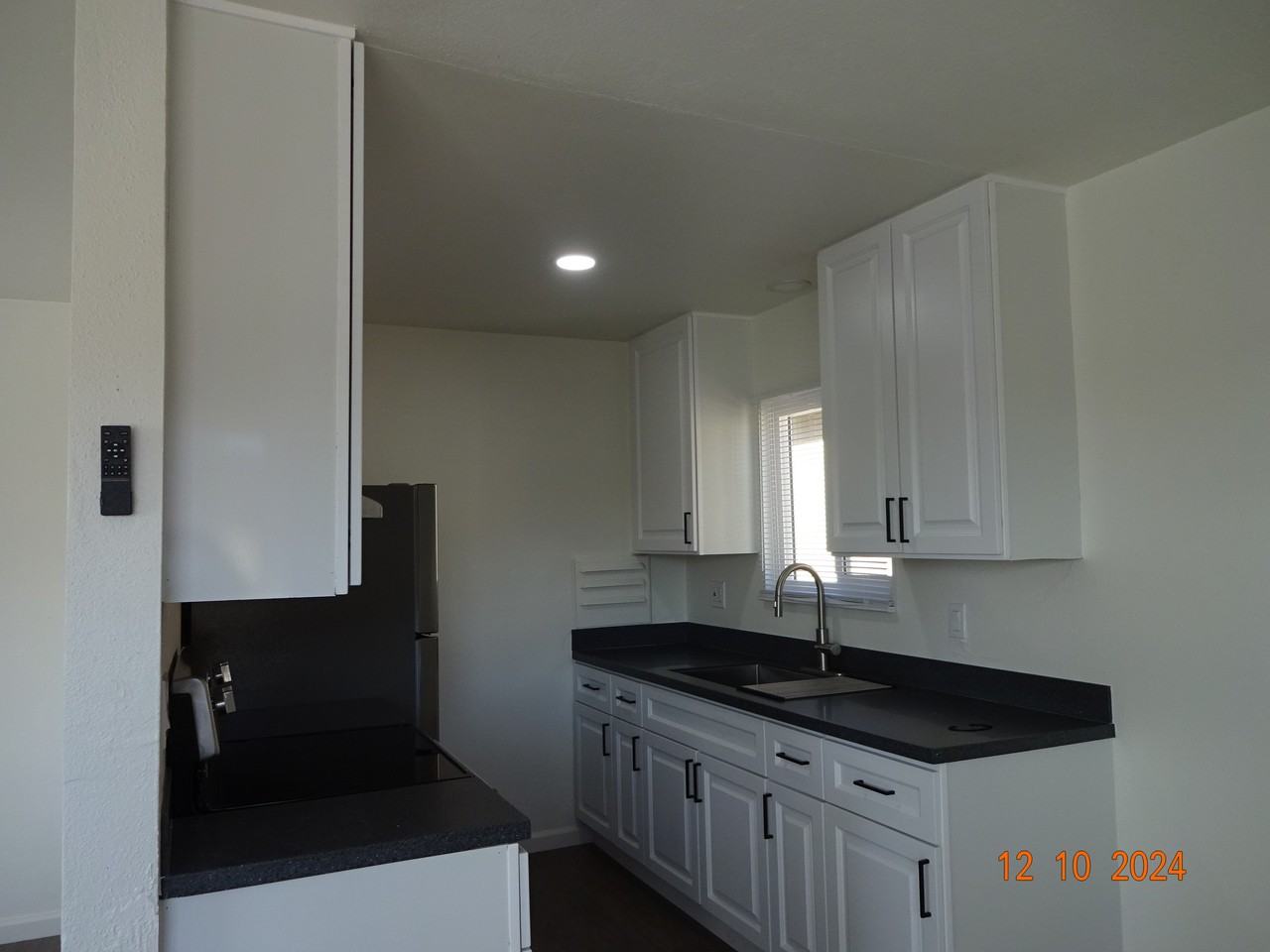 245 W Santa Barbara St #D - Photo 2 of 22