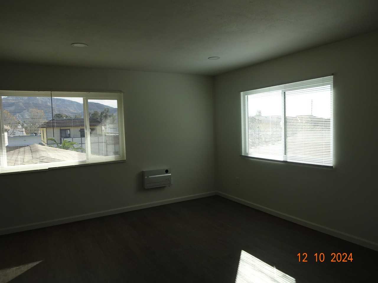 245 W Santa Barbara St #D - Photo 4 of 22