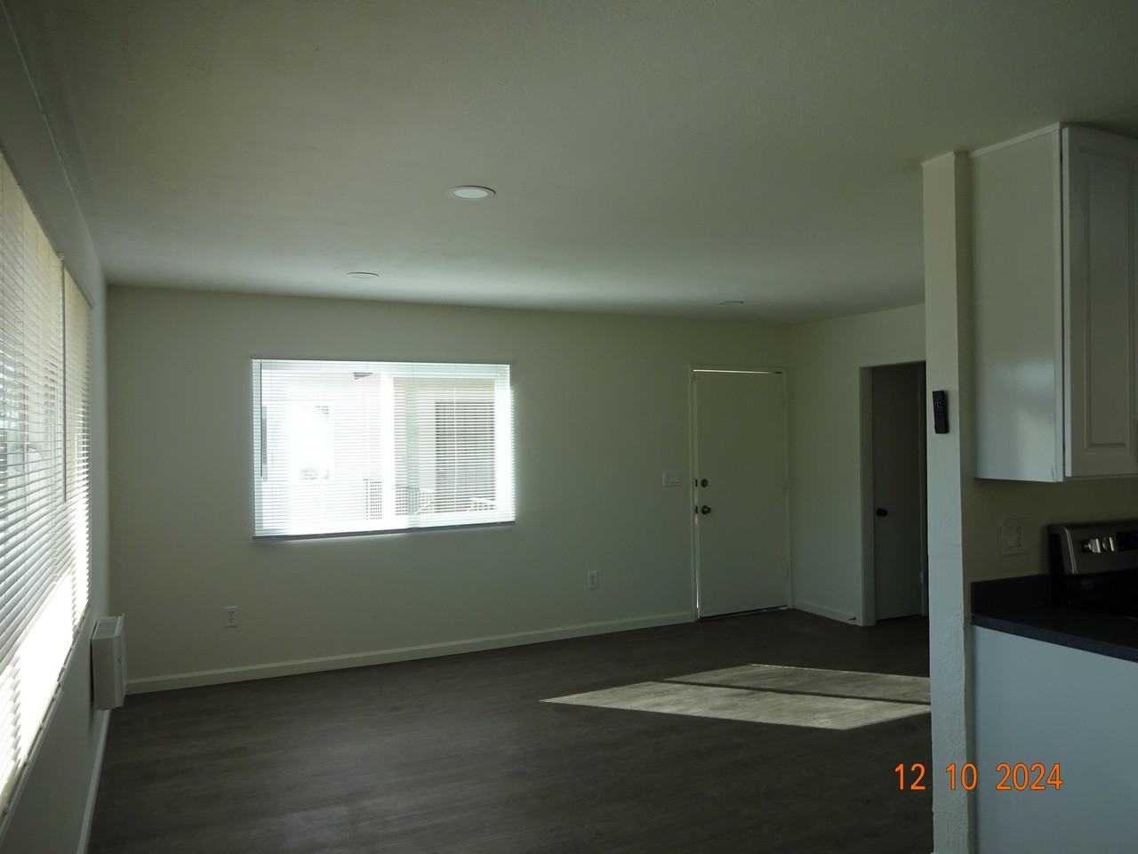 245 W Santa Barbara St #D - Photo 6 of 22