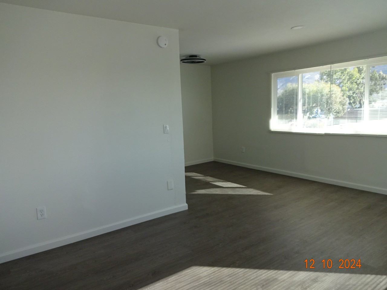 245 W Santa Barbara St #D - Photo 7 of 22