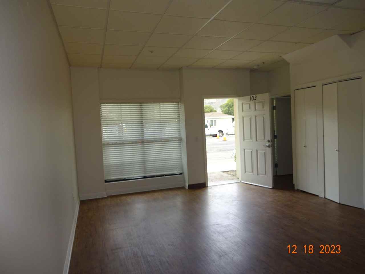 585 E Harvard Blvd #102 - Photo 5 of 15