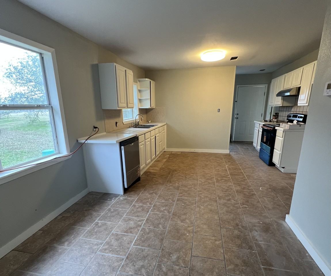 850 Nw Access Rd #NA - Photo 3 of 7