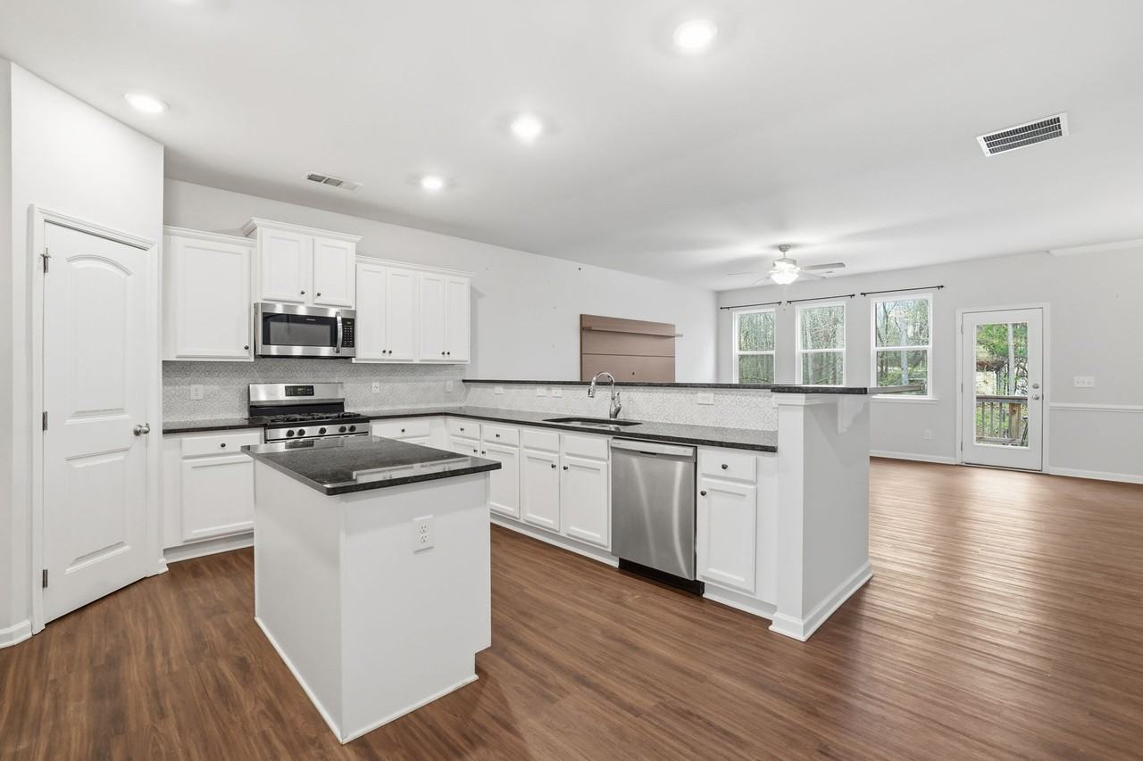 520 Edgemore Rd #NA - Photo 3 of 18