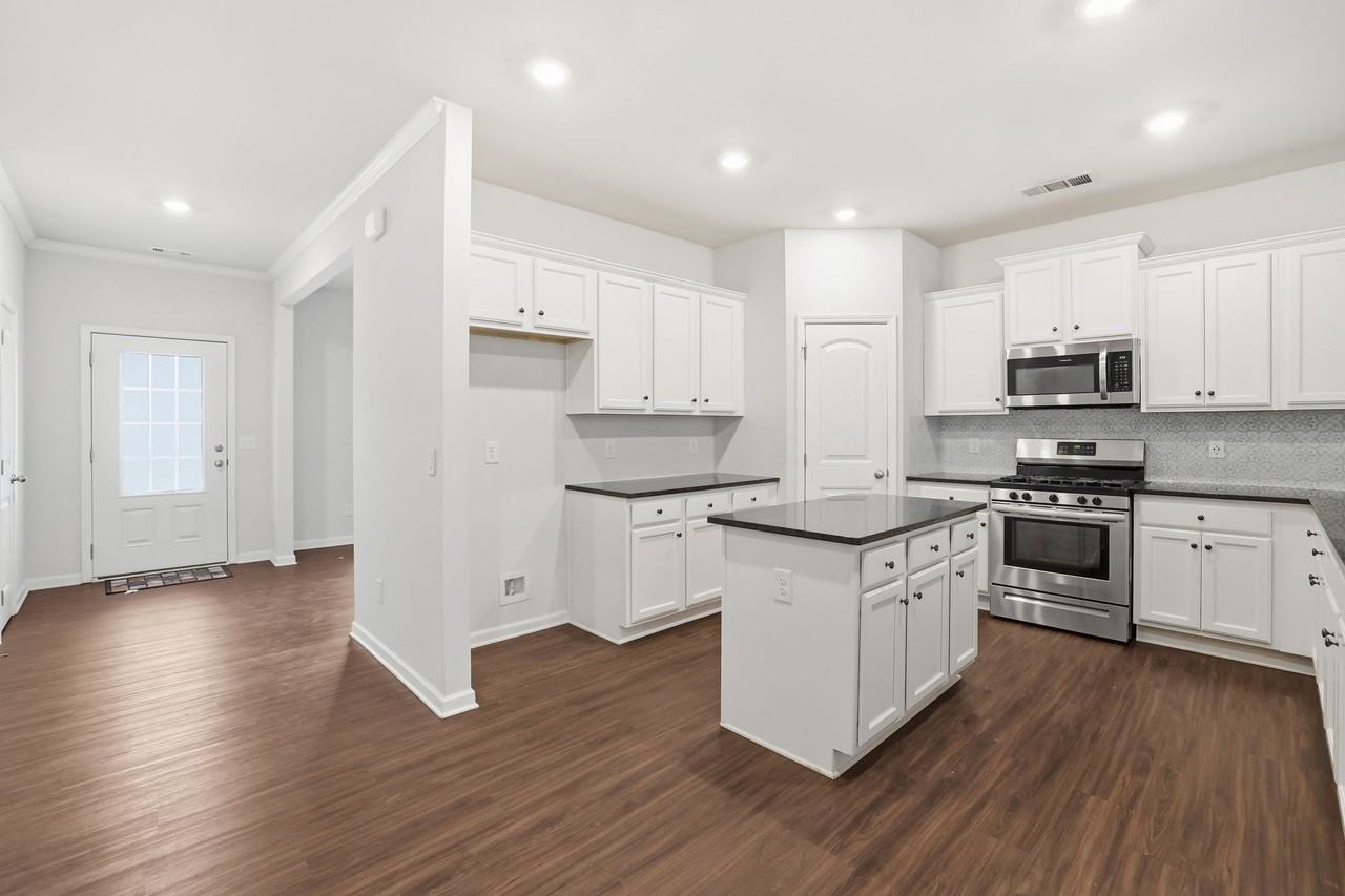 520 Edgemore Rd #NA - Photo 4 of 18