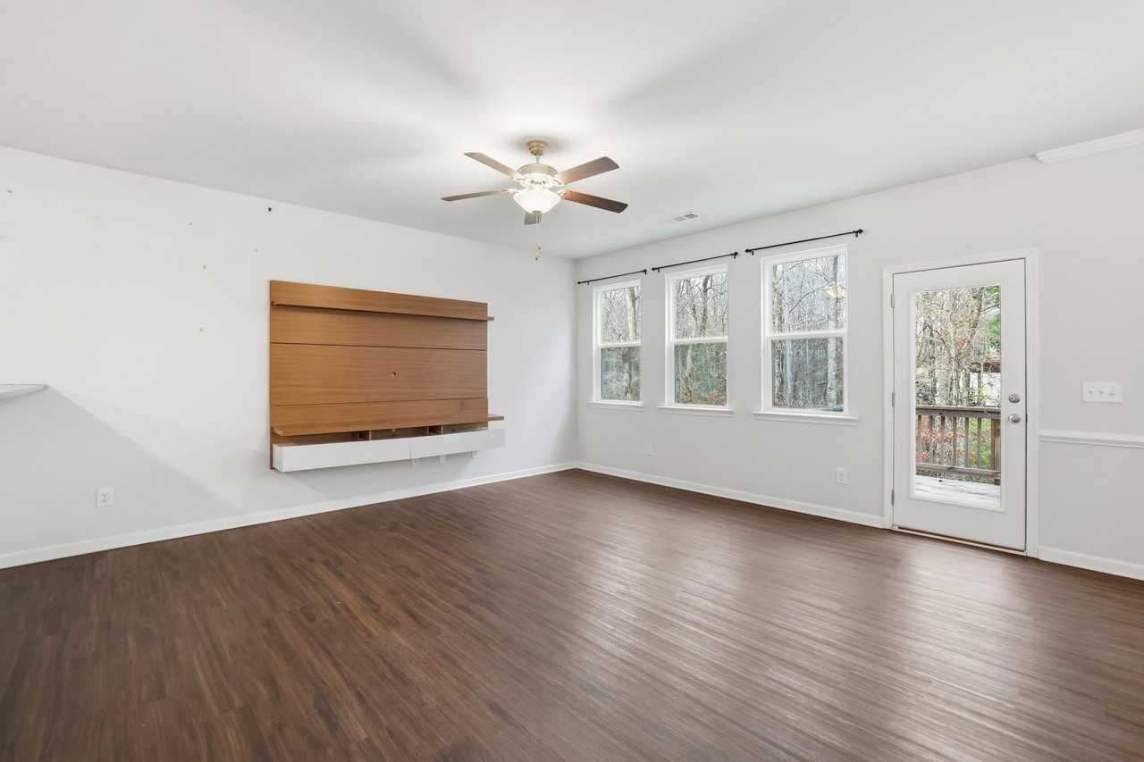 520 Edgemore Rd #NA - Photo 5 of 18