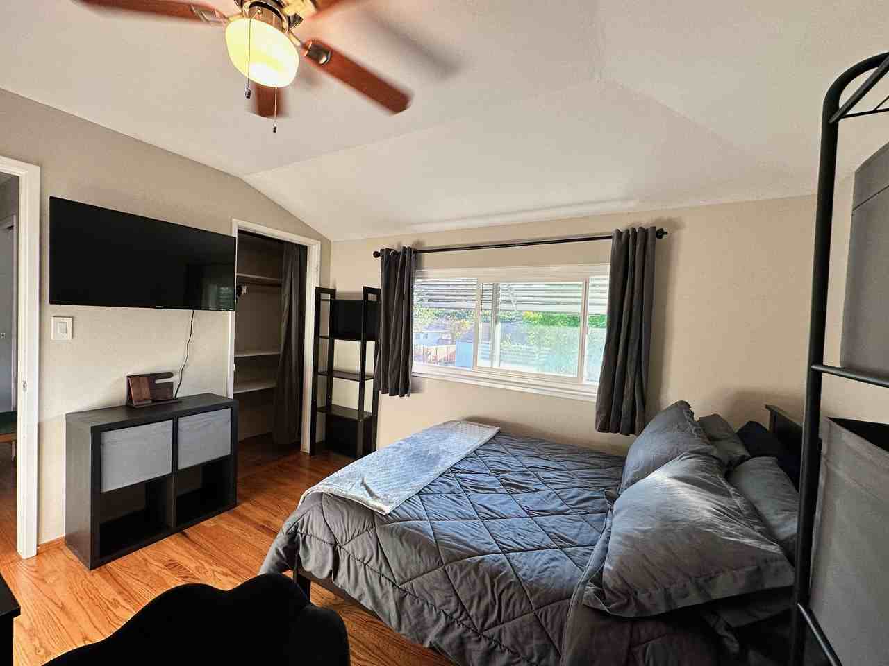 10405 Brewer Avenue - Photo 4 of 39