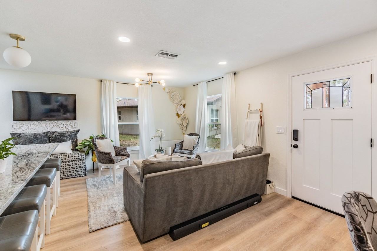 1813 Chinaberry #NA - Photo 6 of 39