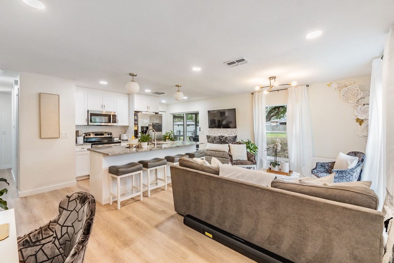 1813 Chinaberry #NA - Photo 7 of 39