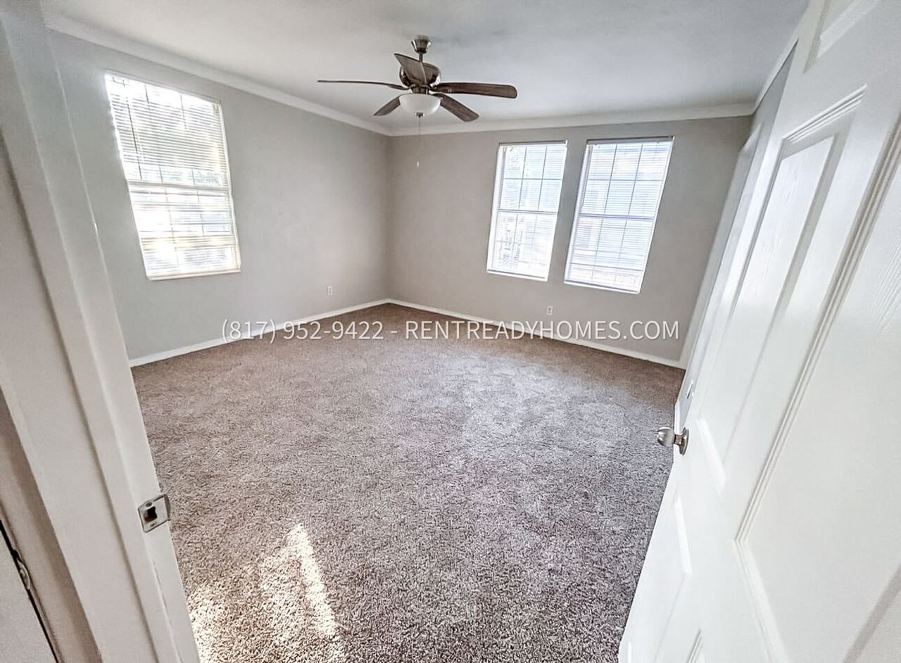 1707 S College St - Photo 6 of 10