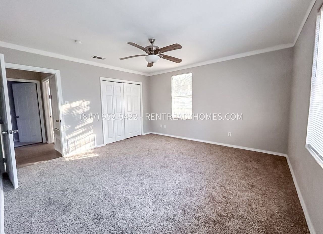 1707 S College St - Photo 7 of 10