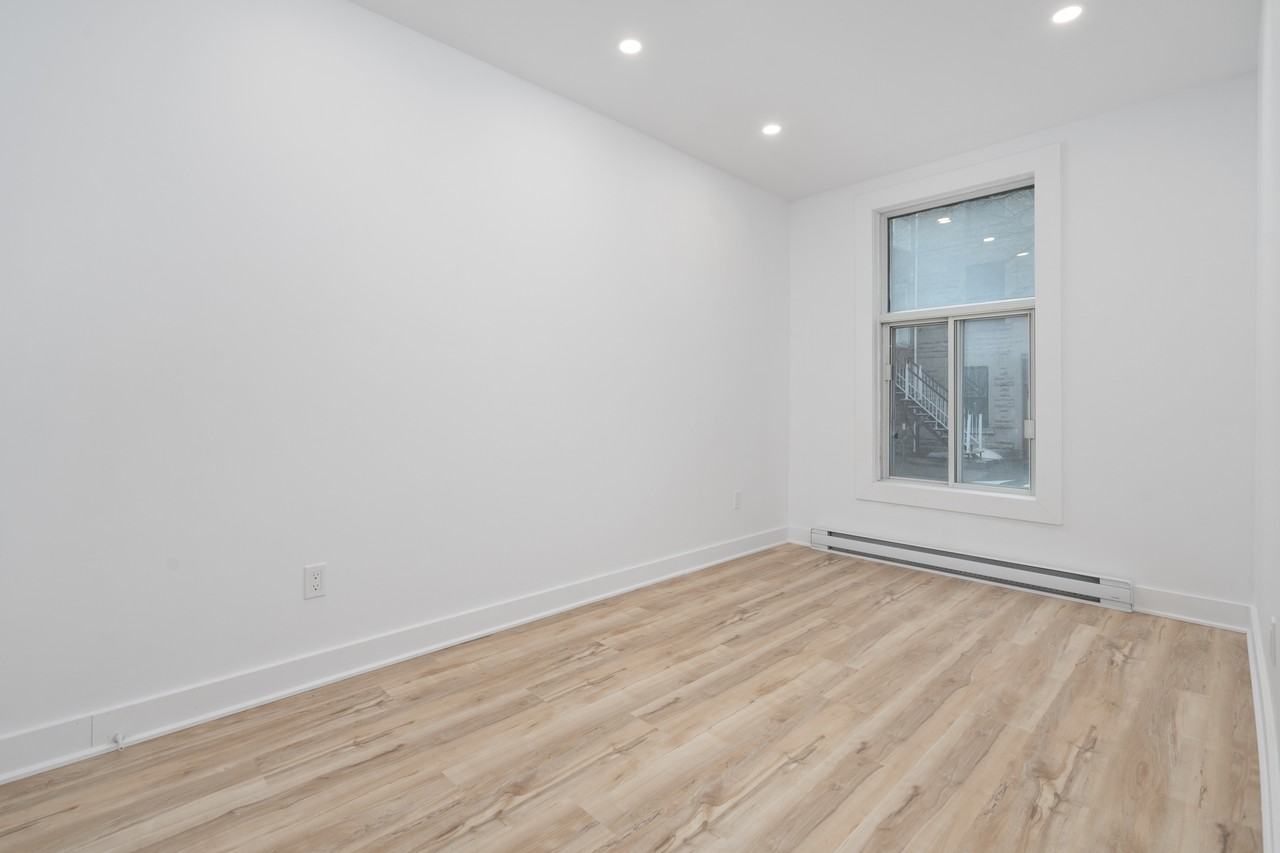 1615 Rue Beaudry - Photo 3 of 22
