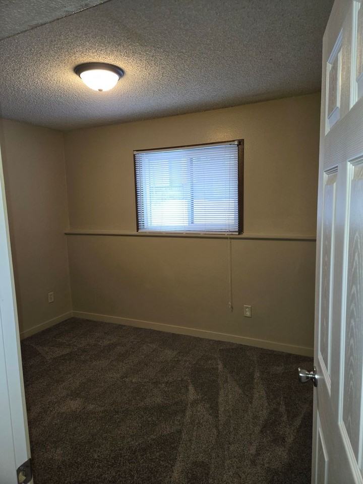 1118 Tiffany Pl - Photo 7 of 16