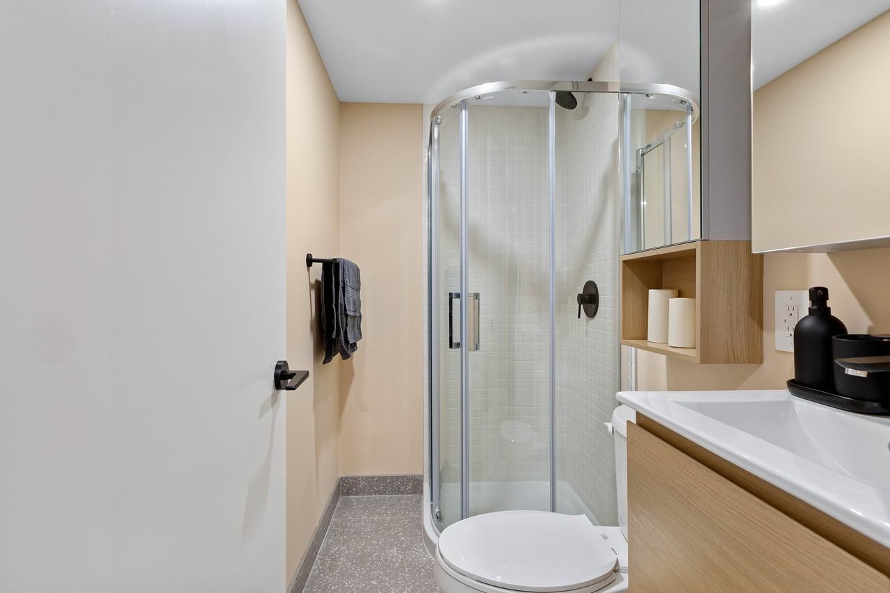 2025 Rue Peel - Photo 6 of 15