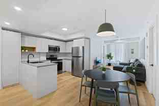 2025 Rue Peel - Photo 1 of 1