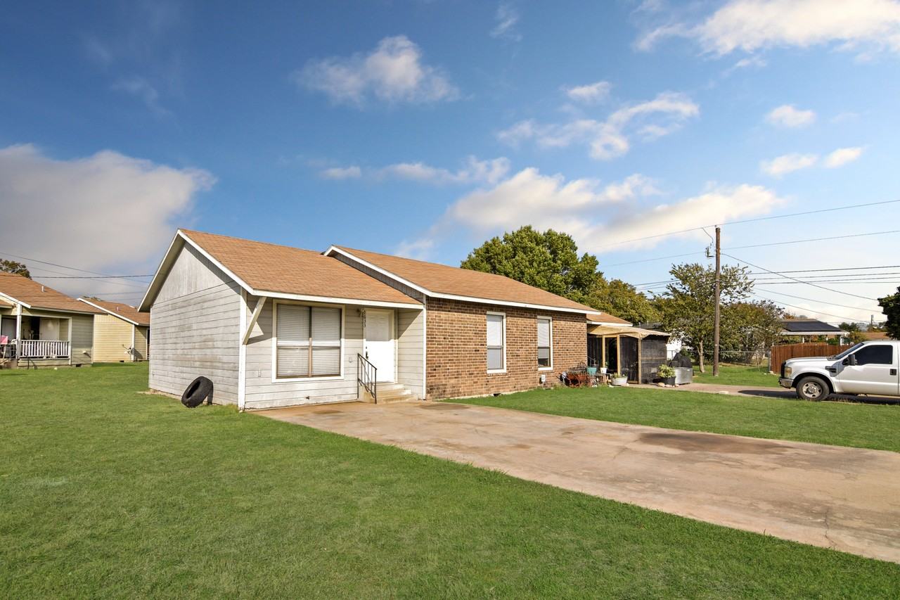 1633 Kelly Drive #NA - Photo 3 of 15