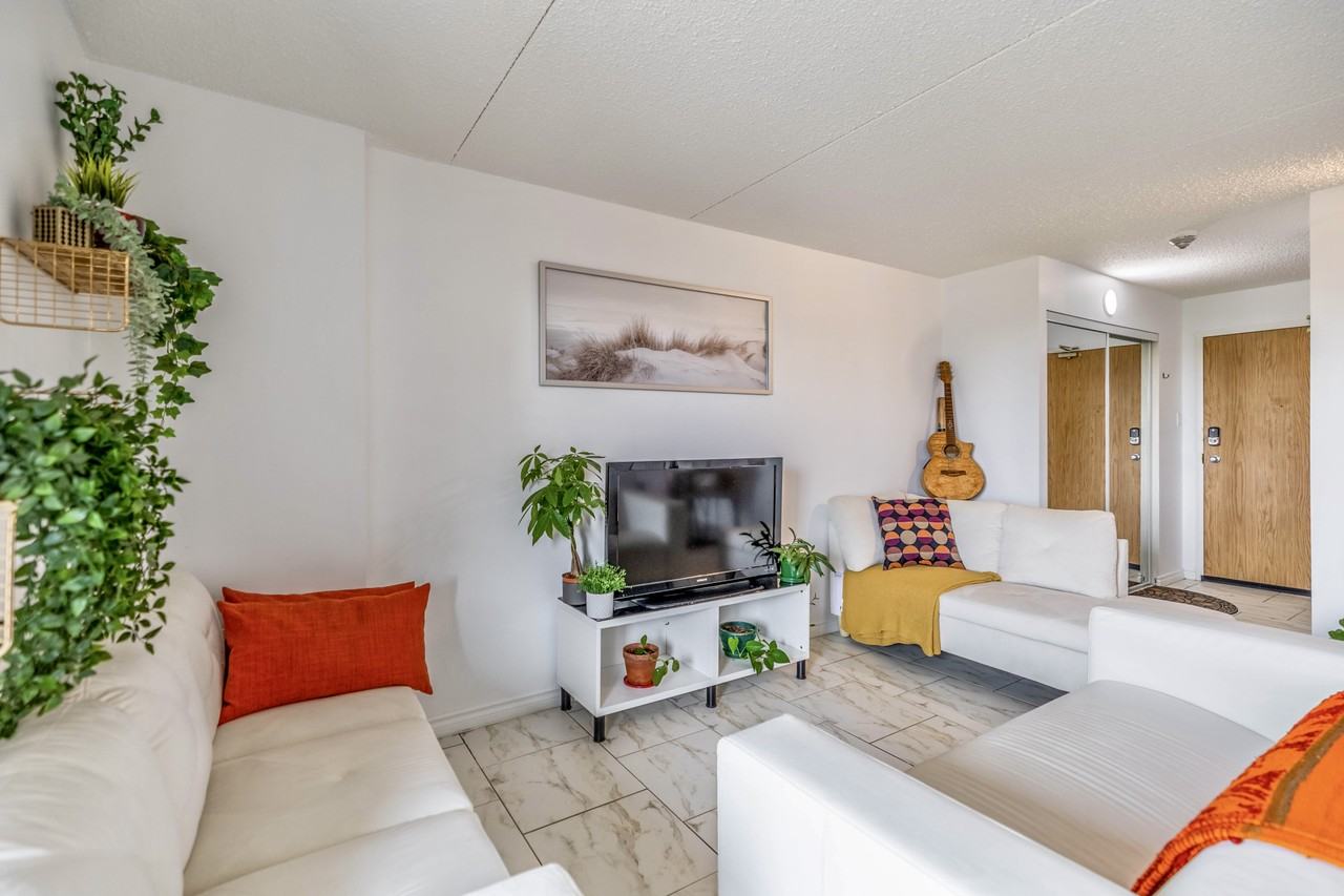 77 Edmonton Street #816 - Photo 4 of 24