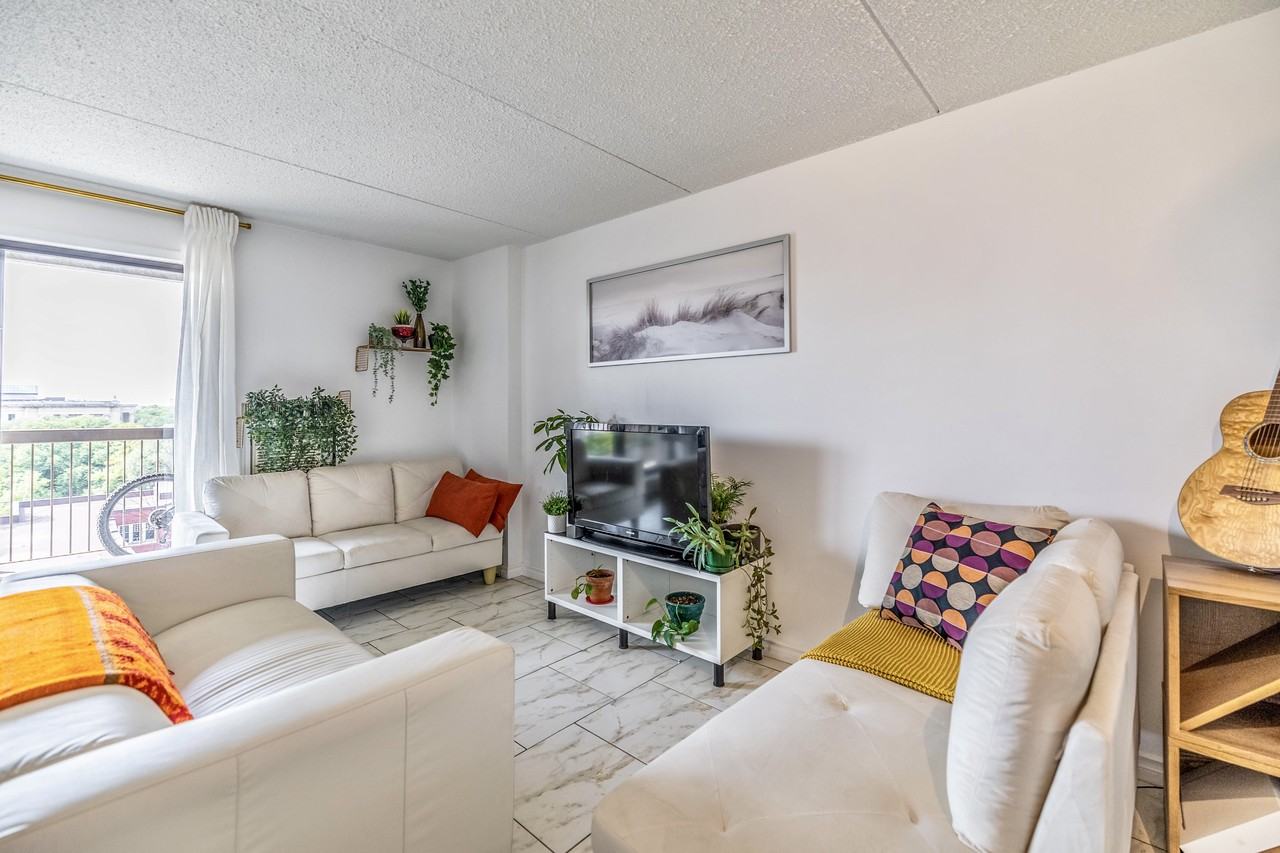 77 Edmonton Street #816 - Photo 3 of 24