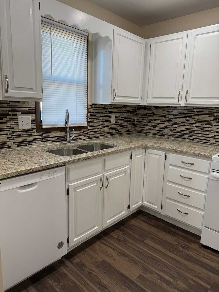 2600 Adams St #10 - Photo 5 of 11