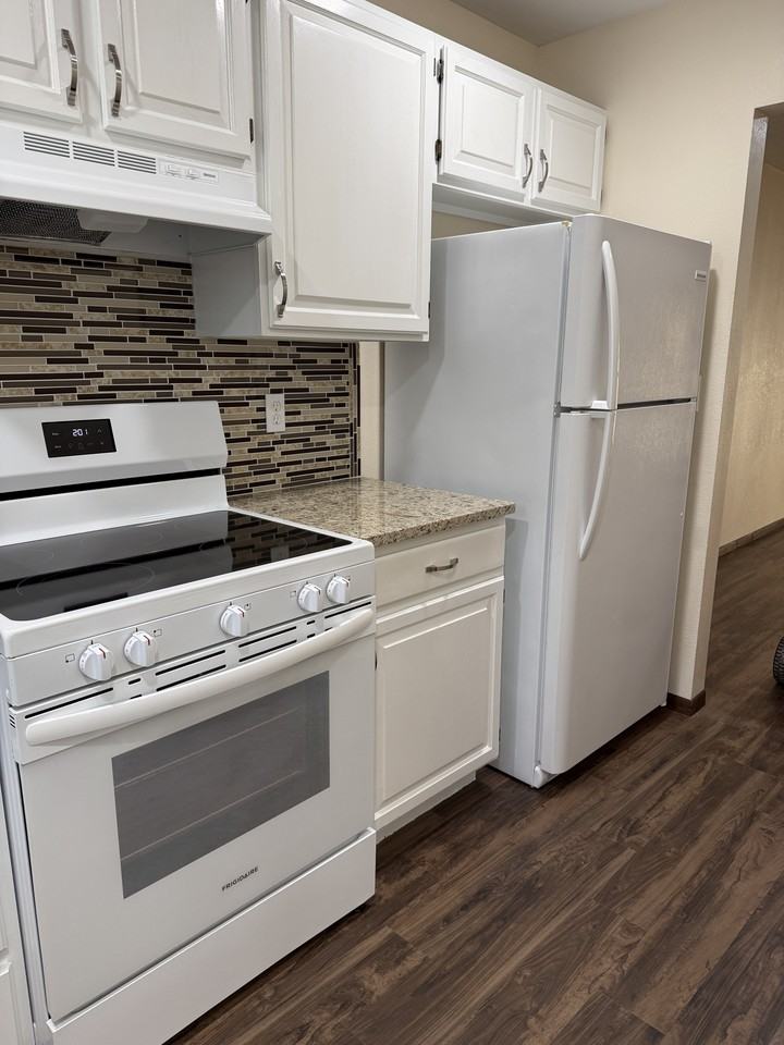 2600 Adams St #10 - Photo 6 of 11