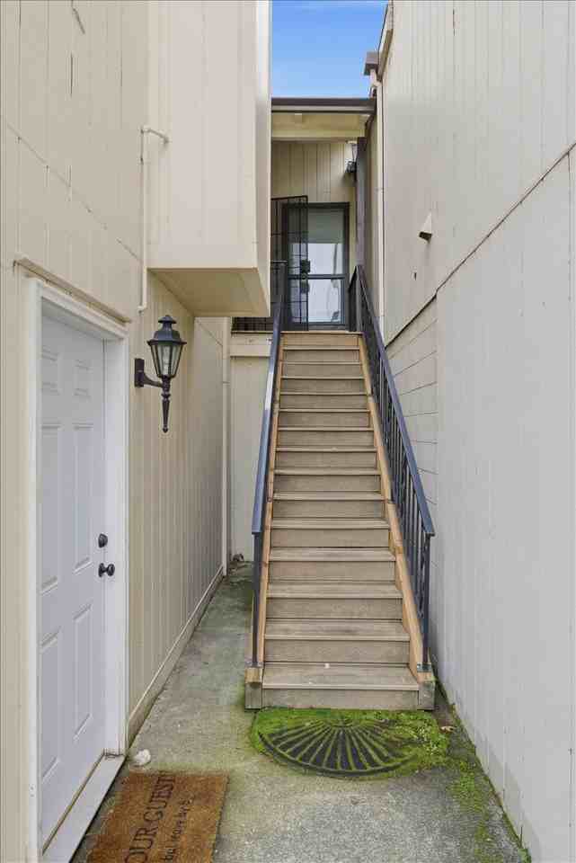 401 Eastwood Dr #1 - Photo 5 of 25