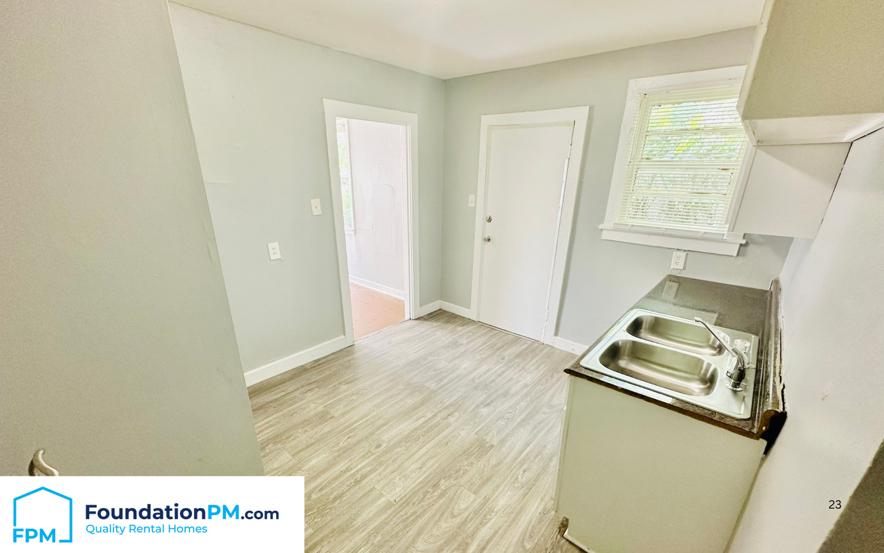 1117 Keating St #2 - Photo 4 of 10