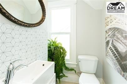 279 Mitton St N #1 - Photo 6 of 12