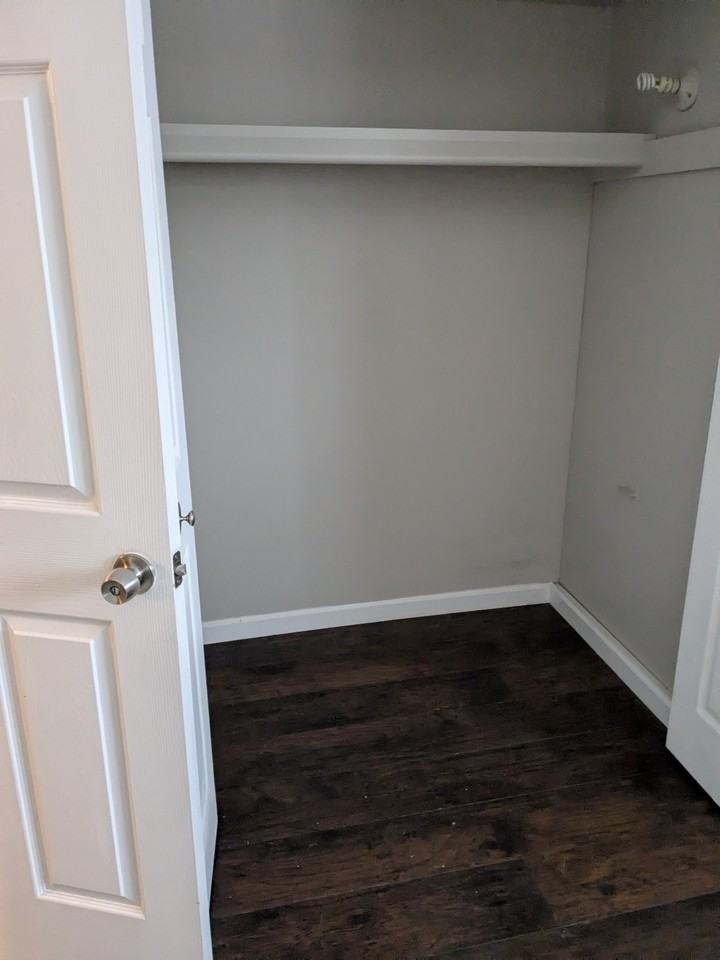 201 Trealout Drive #A-27 - Photo 5 of 8