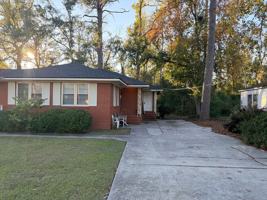 featured image of 1408 Iola Drive #B