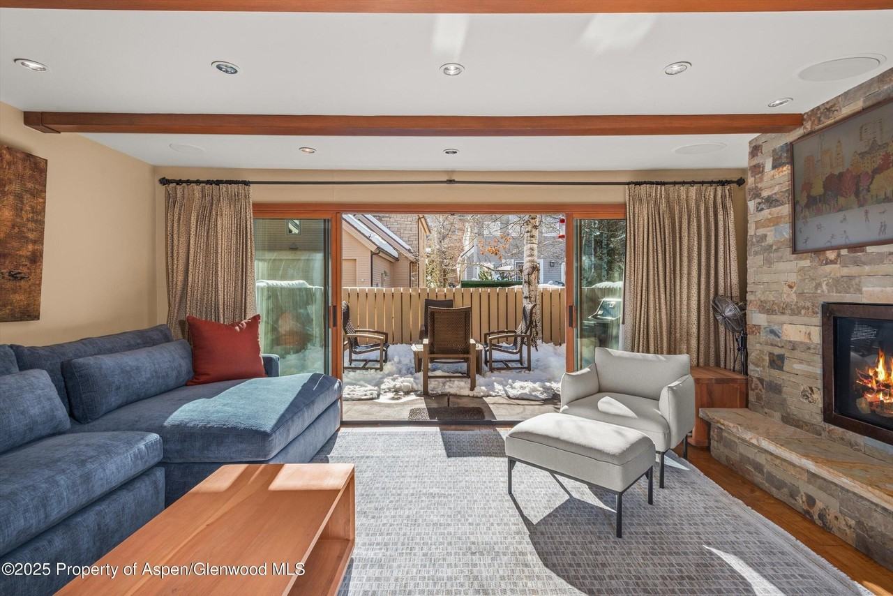 825 East Hopkins Avenue #2S - Photo 2 of 28