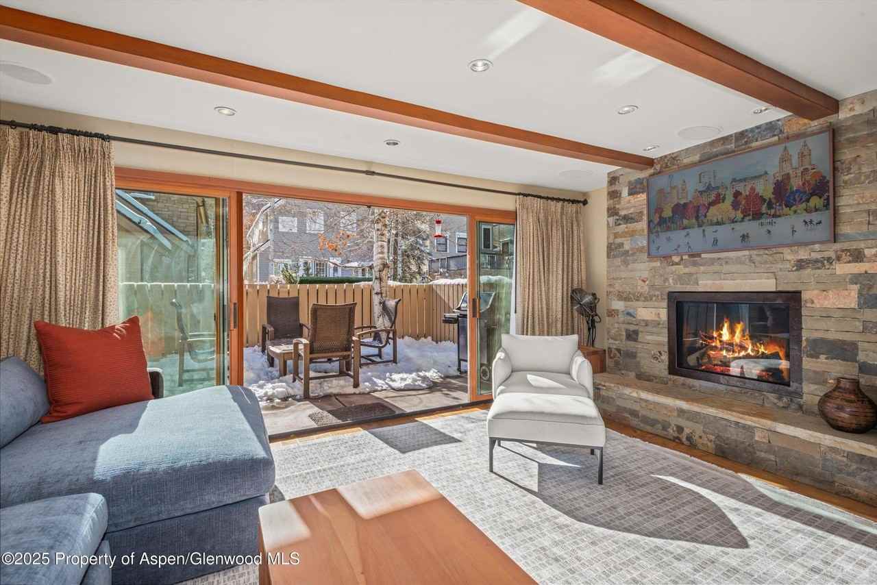 825 East Hopkins Avenue #2S - Photo 3 of 28