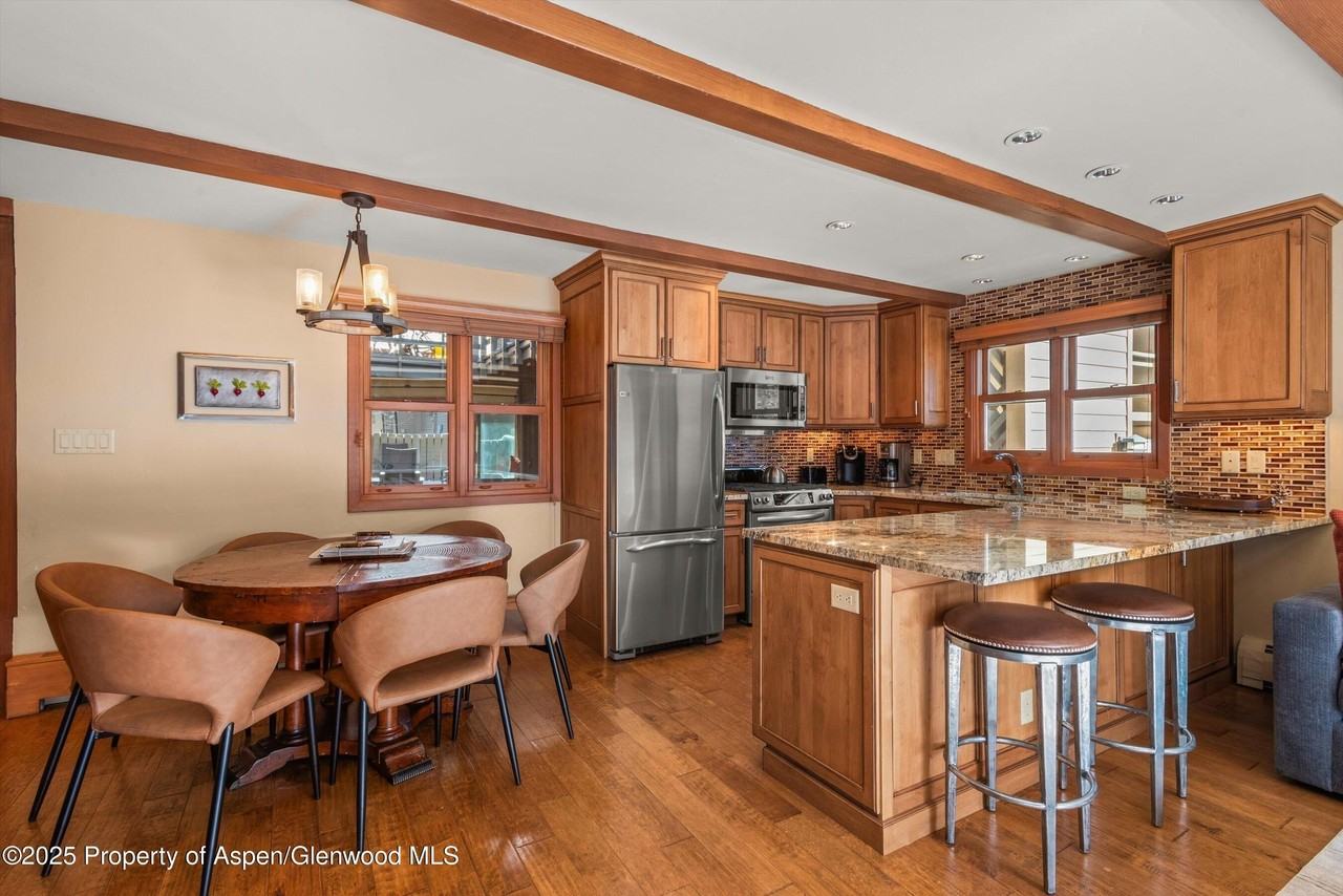 825 East Hopkins Avenue #2S - Photo 6 of 28