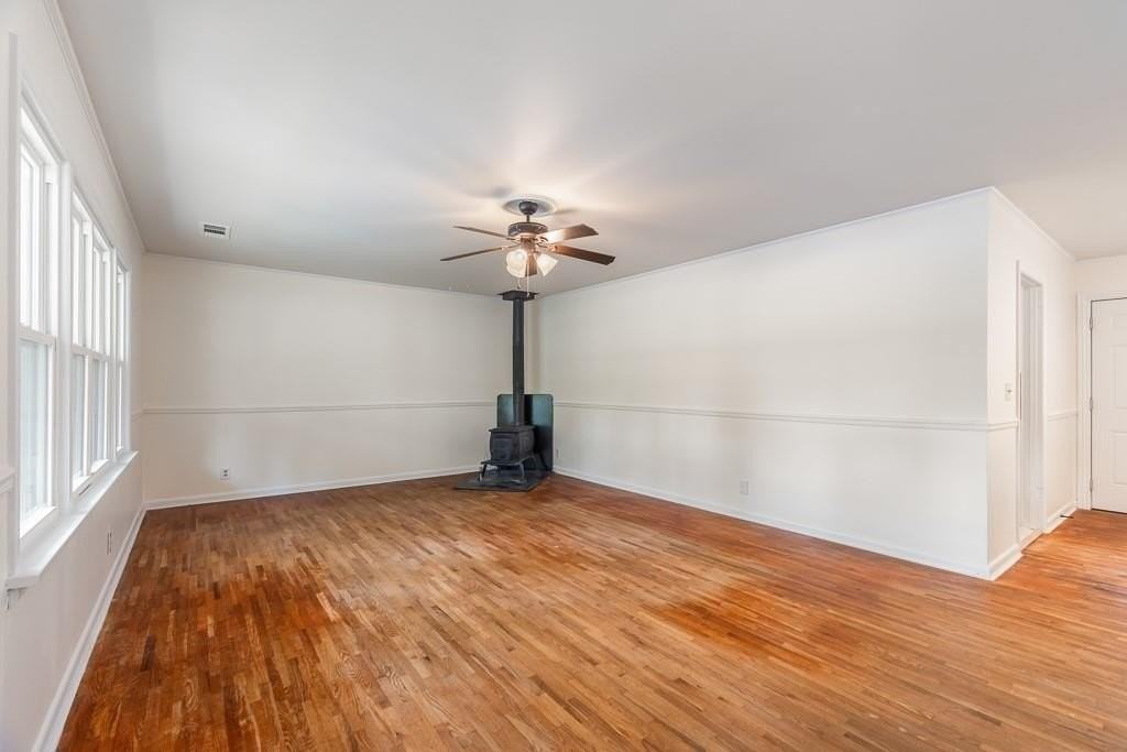 301 Michael St - Photo 5 of 41