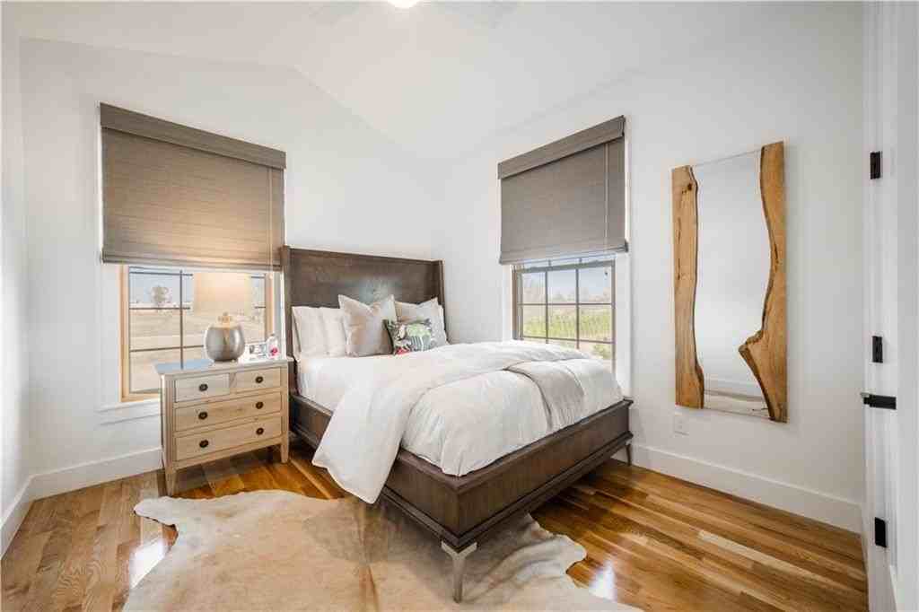 4607 S 47th St - Photo 6 of 9